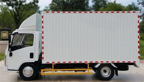 🚚 Light Truck 1/18 Diecast Model – Prebuilt Collector’s Edition ✨