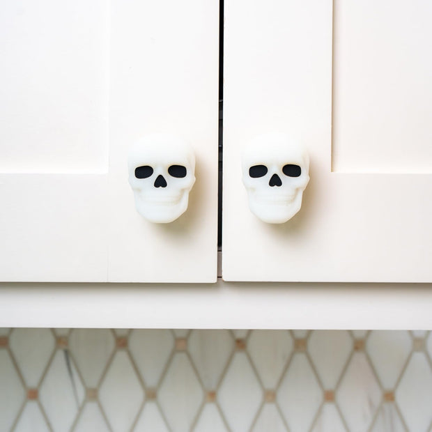 12-Pack Glow-in-the-Dark Skull Knob Covers – Reusable Silicone Design