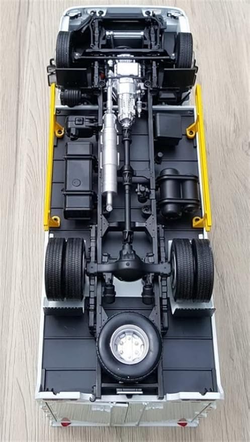 🚚 Light Truck 1/18 Diecast Model – Prebuilt Collector’s Edition ✨